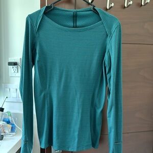 Lululemon long sleeve running top